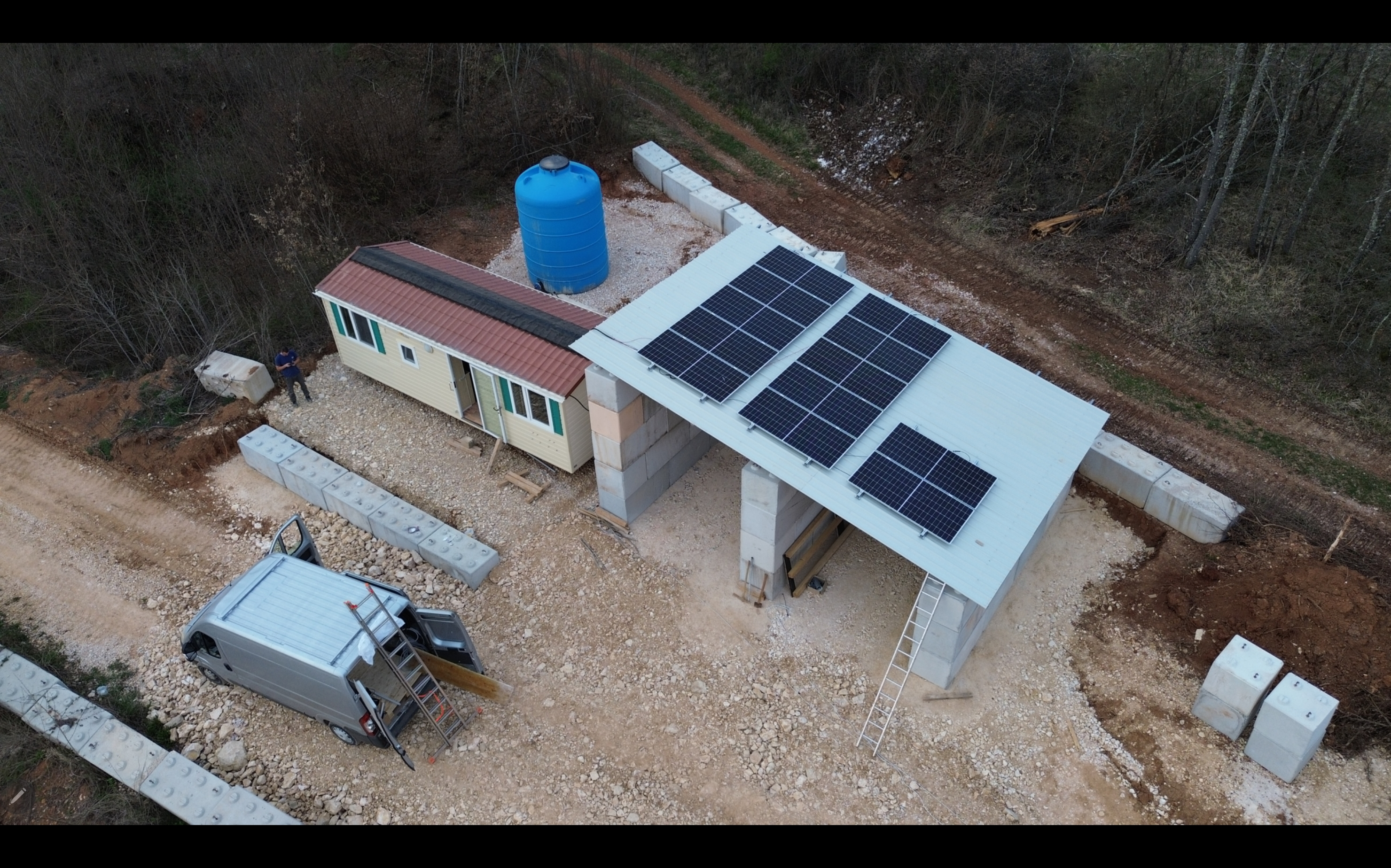 systems.hybridSystem.heroImage.alt